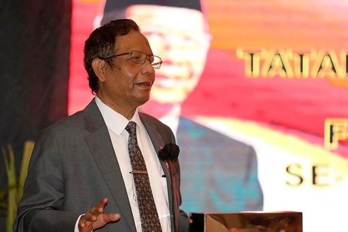 podiumnews.com-Menko Polhukam Sebut Pemerintah Tak Bisa Larang KLB Partai