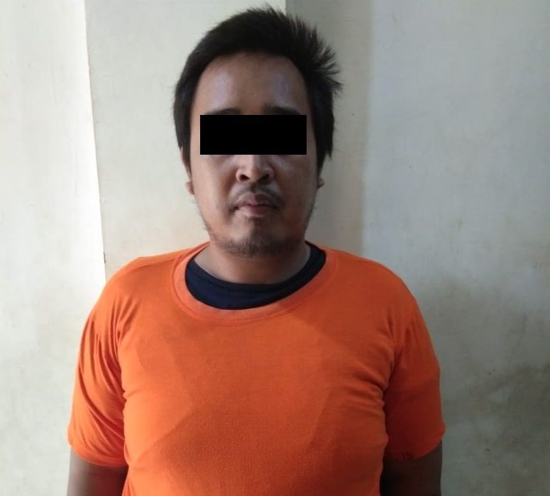 podiumnews.com-Polisi Bekuk Kepla Kurir Jasa Pengiriman Gelapkan Uang Perusahaan