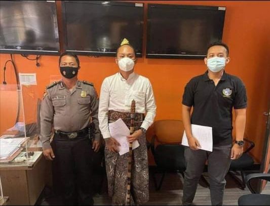 podiumnews.com-Seorang Sulinggih di Bali Laporkan Sejumlah Akun Medsos Kasus Pencemaran Nama Baik 