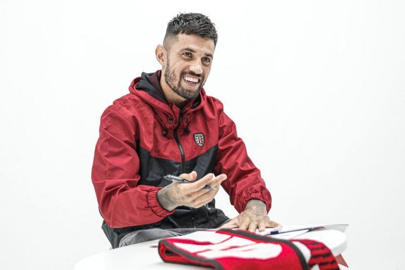 podiumnews.com-Lilipaly Ingin Bantu Bali United Tambah Koleksi Piala