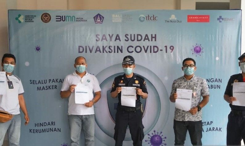 podiumnews.com-Wujudkan Zona Hijau, The Nusa Dua Laksanakan Vaksinasi