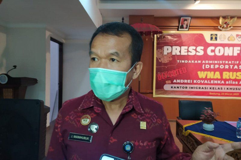 podiumnews.com-Kemenkumham Bali Tak Deportasi WN Australia Viral Iklankan Yoga Berbau Seks