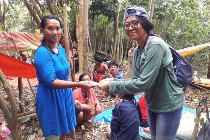 podiumnews.com-Ni Komang, Gadis Bali Pendamping Orang Rimba