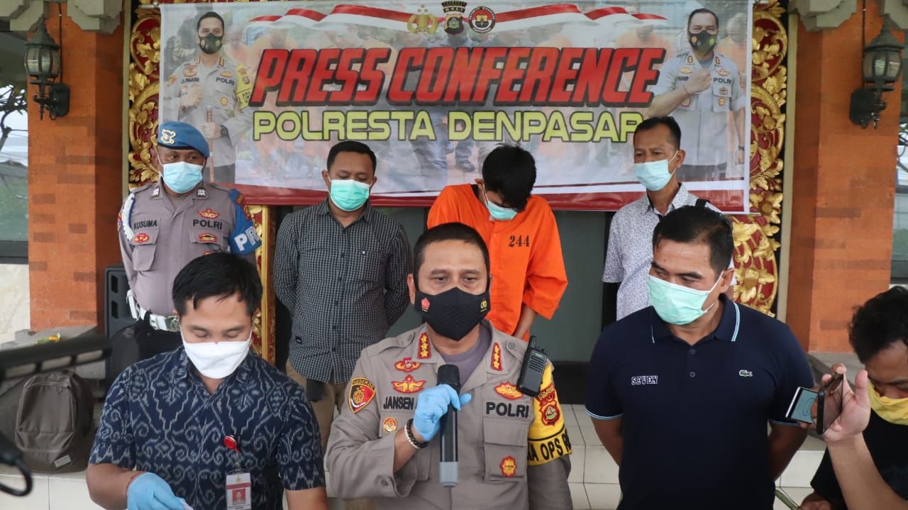 podiumnews.com-Polresta Denpasar Bekuk Mucikari Prostitusi Melalui WA