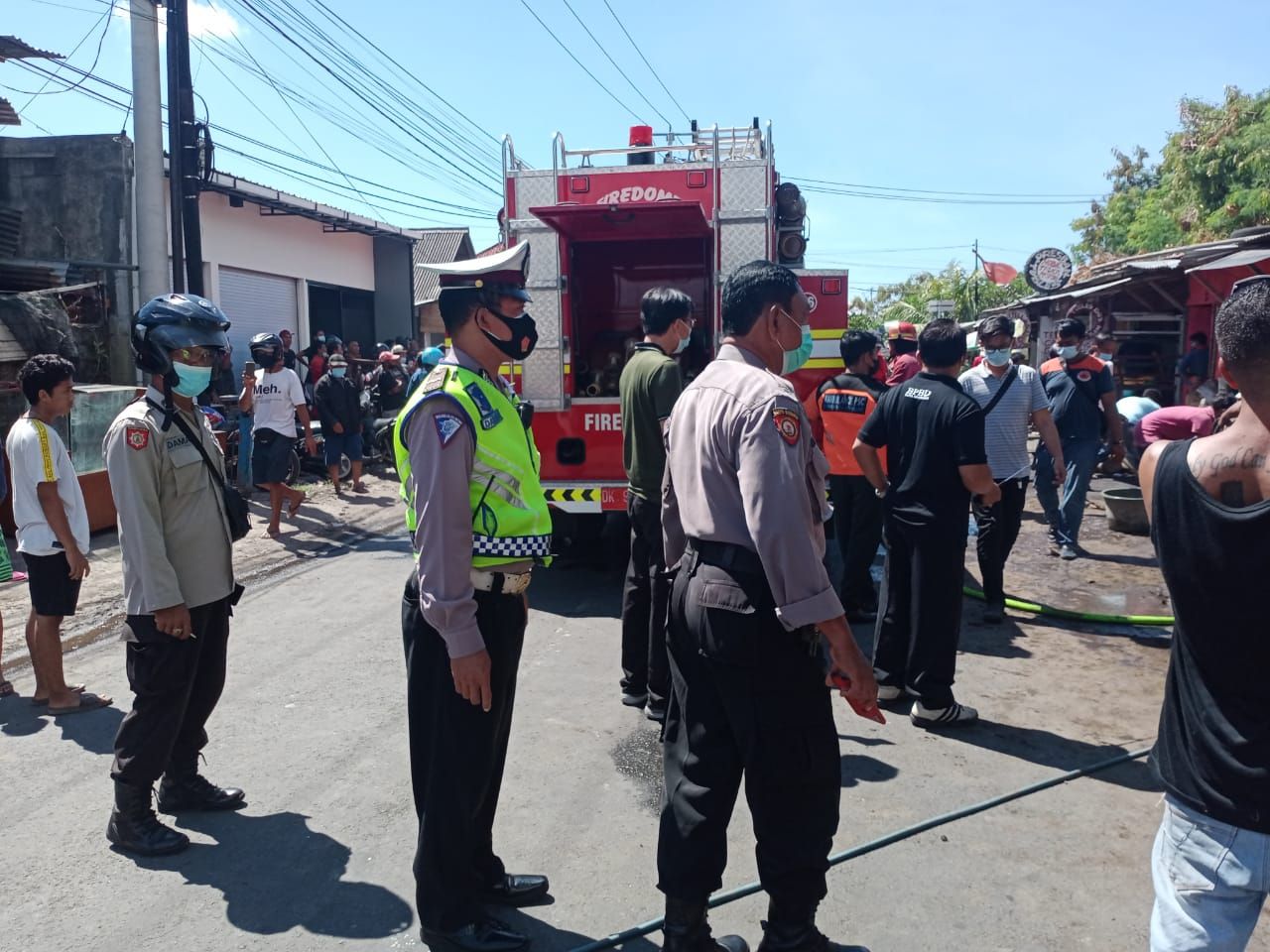 podiumnews.com-Gudang Rongsokan di Denpasar Ludes Dilalap Si Jago Merah