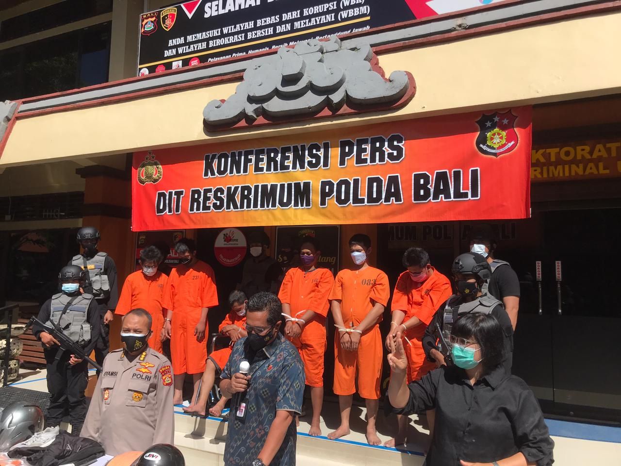 podiumnews.com-Polda Bali Amankan Enam Maling Lintas Provinsi Bermodus Ganjal ATM