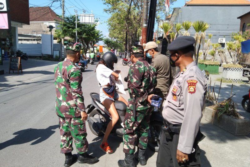 podiumnews.com-Tujuh WNA Langgar Prokes di Badung Dikenai Sanksi Denda