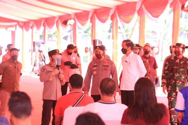 podiumnews.com-Kapolri Targetkan 1.258.556 Orang Divaksin Sabtu