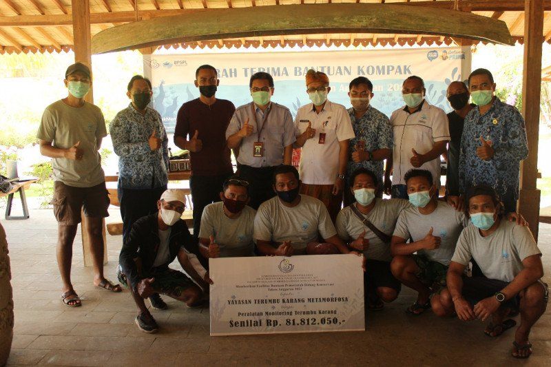 podiumnews.com-KKP Salurkan Bantuan Alat Monitoring Terumbu Karang di Buleleng