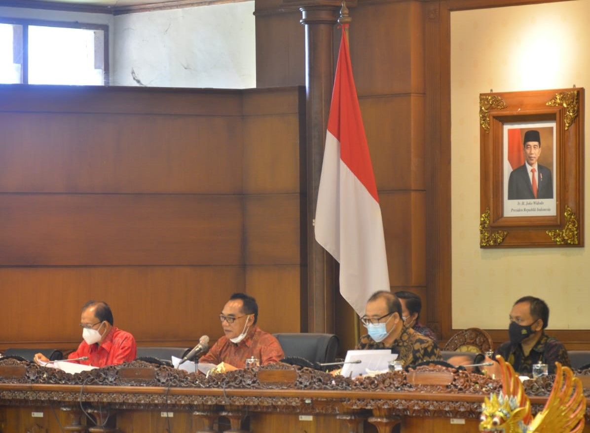 podiumnews.com-Sampaikan PU Fraksi, DPRD Bali Gelar Sidang Paripurna Virtual di Tengah PPKM Darurat