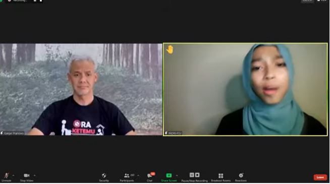 podiumnews.com-Curhat Gabut, Siswi Ini Bacakan Puisi ke Ganjar di Hari Anak Nasional