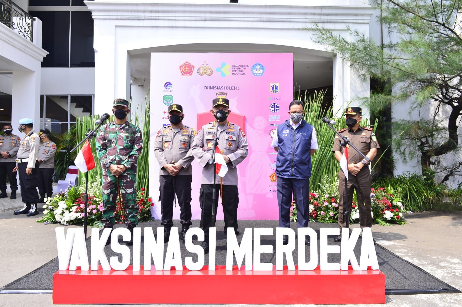 podiumnews.com-Kapolri Siapkan Strategi Capai Vaksinasi 70 Persen di Hari Kemerdekaan