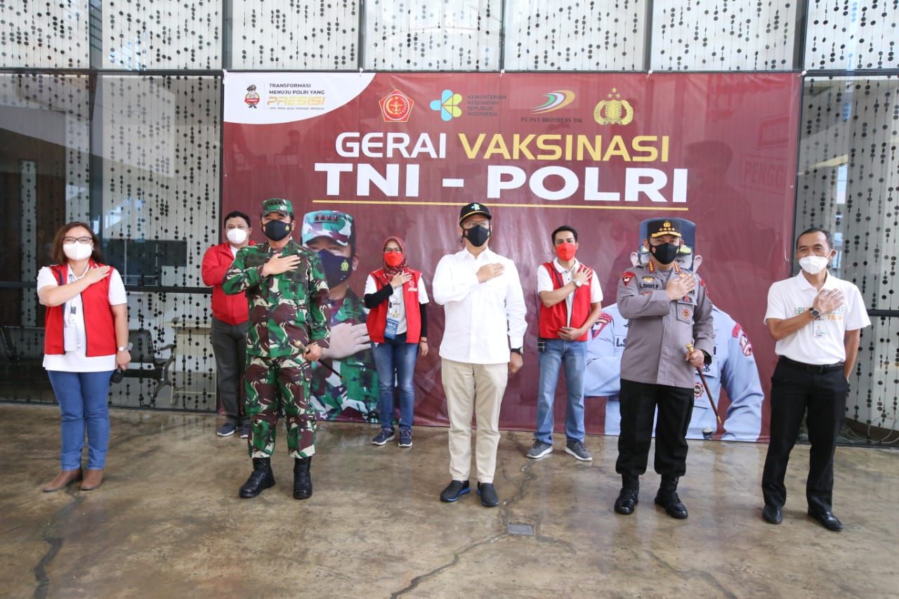 podiumnews.com-Kapolri Pastikan Vaksinasi Buruh Dipercepat Hingga Akhir Agustus
