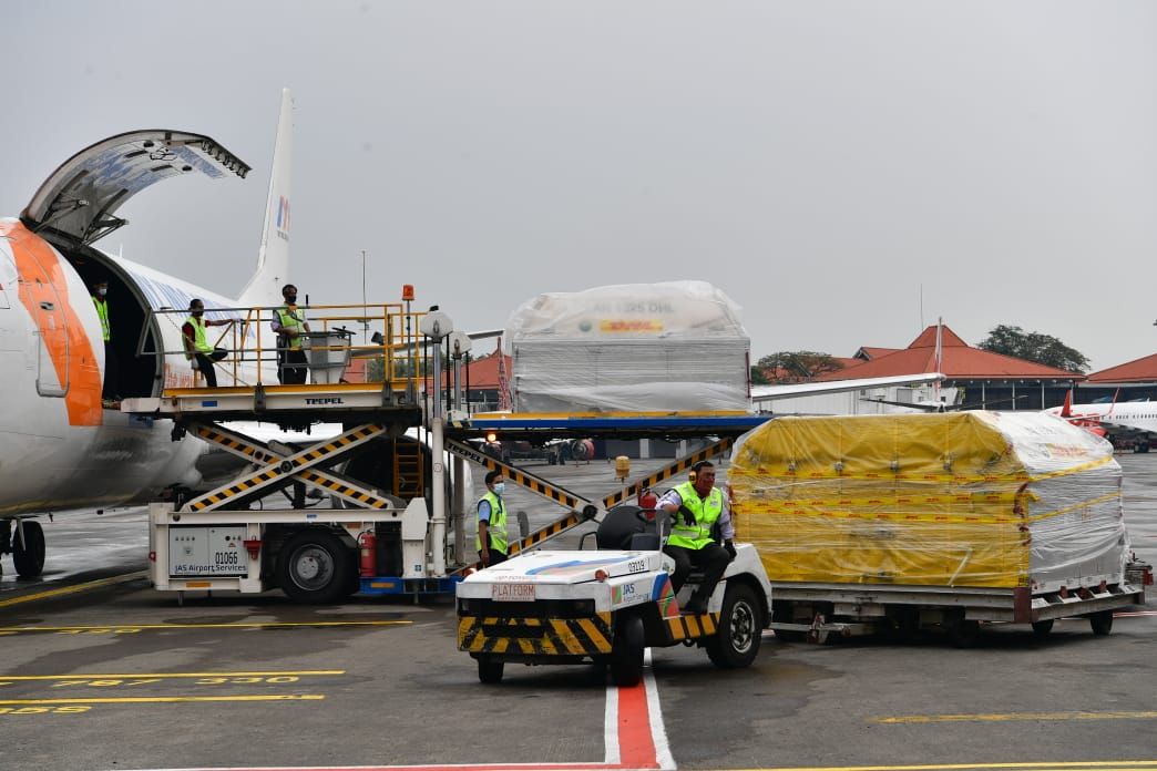 podiumnews.com-1,1 Juta Dosis Lebih Vaksin Pfizer dari AS Tiba di Indonesia