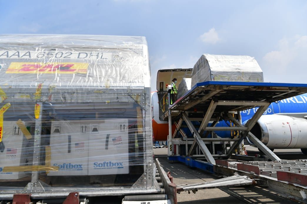 podiumnews.com-Vaksin Pfizer 800 Ribu Dosis Tiba di Indonesia