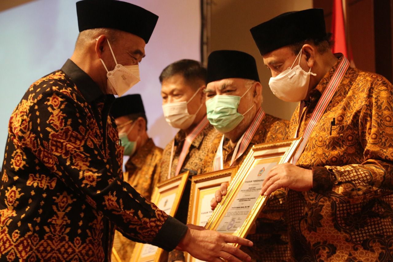 podiumnews.com-Inklusi Digital Bagi Lansia untuk Kesiapan Generasi Indonesia Emas 2045