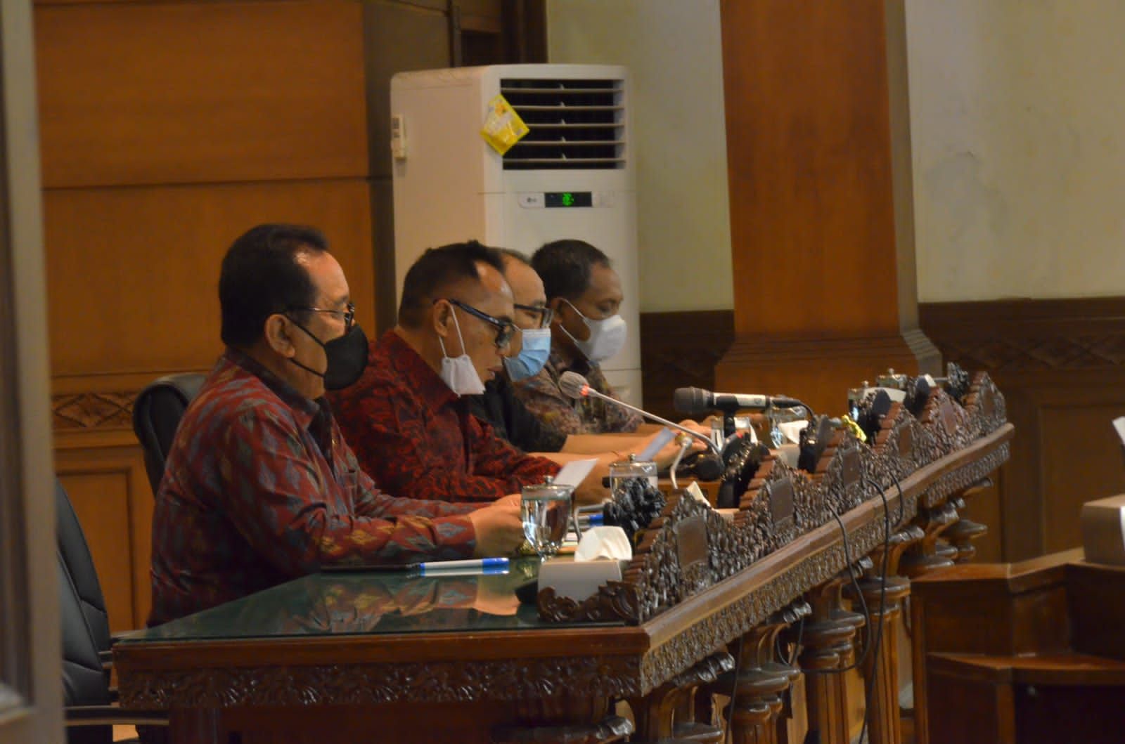 podiumnews.com-Tanggapan Fraksi DPRD Bali Soal Raperda Penyertaan Modal