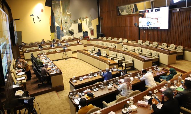 podiumnews.com-Ini Komisioner KPU-Bawaslu Hasil Penetapan Komisi II