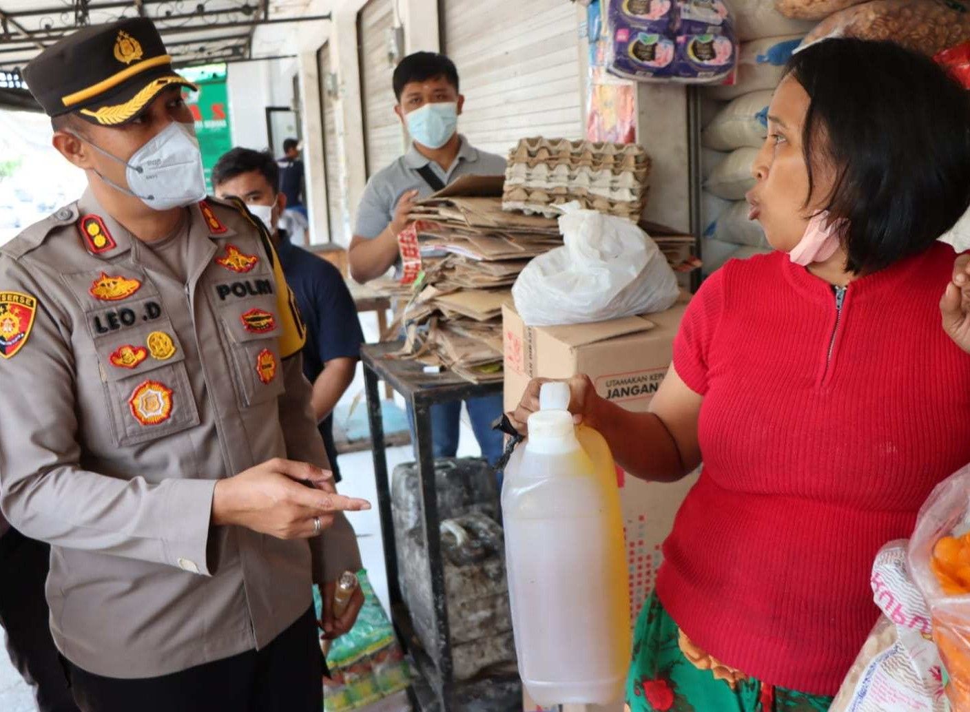 podiumnews.com-Polres Badung Cek Stok Minyak Goreng di Sejumlah Pasar