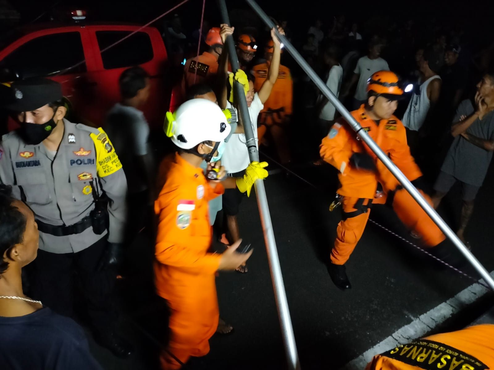 podiumnews.com-Bule Selfie Jatuh dari Jembatan di Pantai Suluban