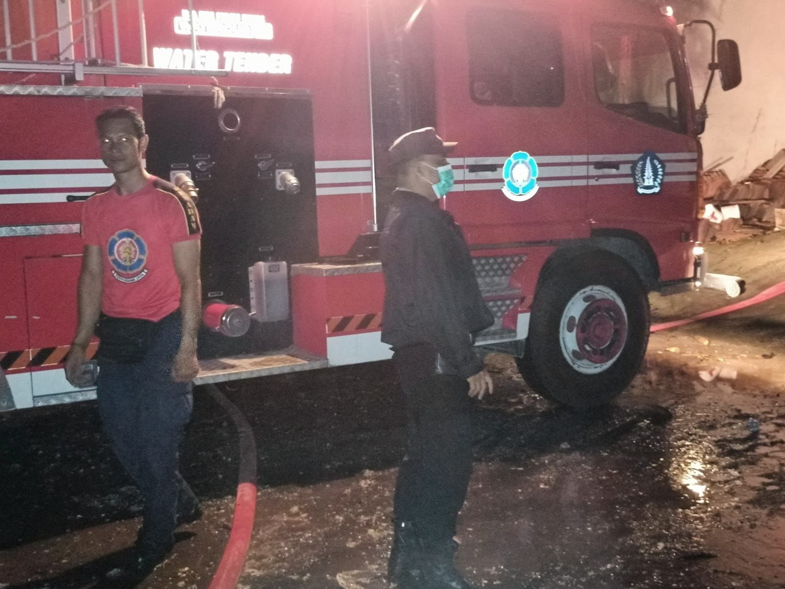 podiumnews.com-Gudang Meubel Terbakar, Kerugian Capai Ratusan Juta