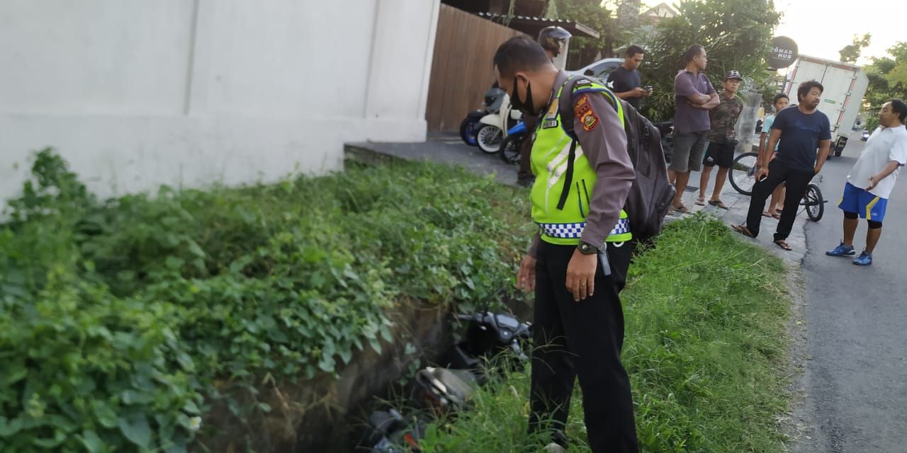 podiumnews.com-Bule Australia Tewas Nyemplung Got