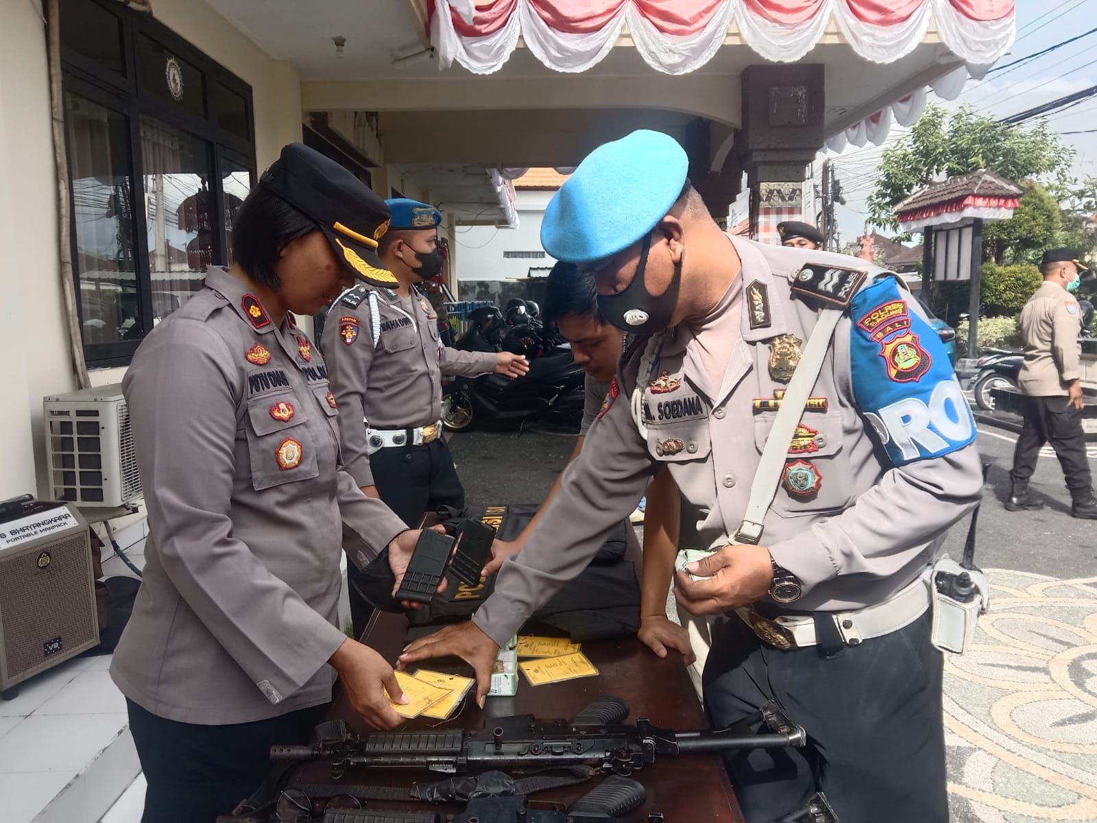 podiumnews.com-Polsek Kuta Utara Gelar Pemeriksaan Senpi Personil