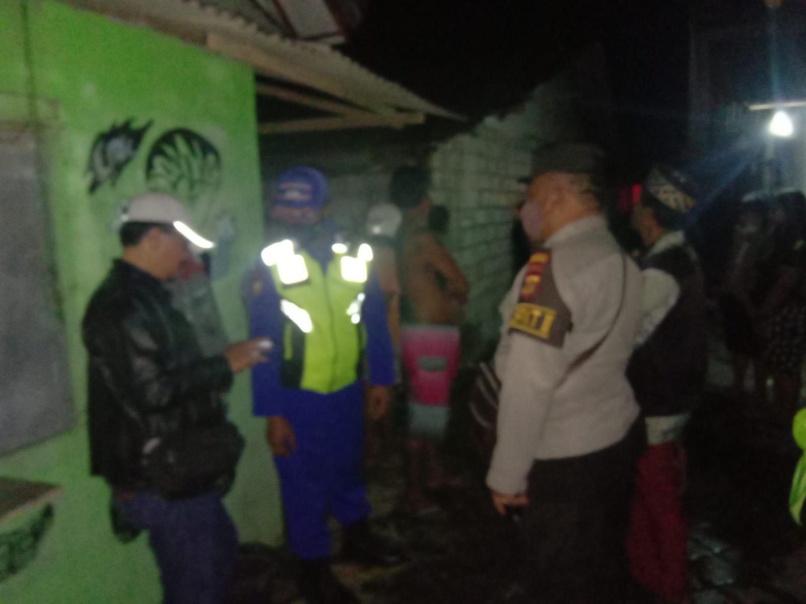 podiumnews.com-Diduga Korsleting, Rumah Kontrakan Hangus Terbakar