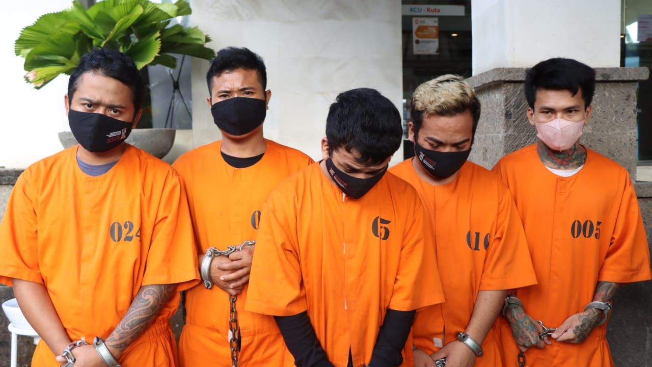 podiumnews.com-Kawanan Jambret Turis Asing Dipamerkan di Ground Zero Kuta