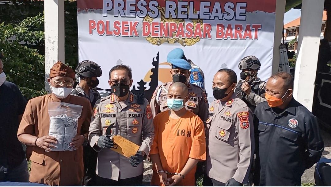 podiumnews.com-Jukir RSUP Sanglah Ditusuk Gegara Nantang Duel