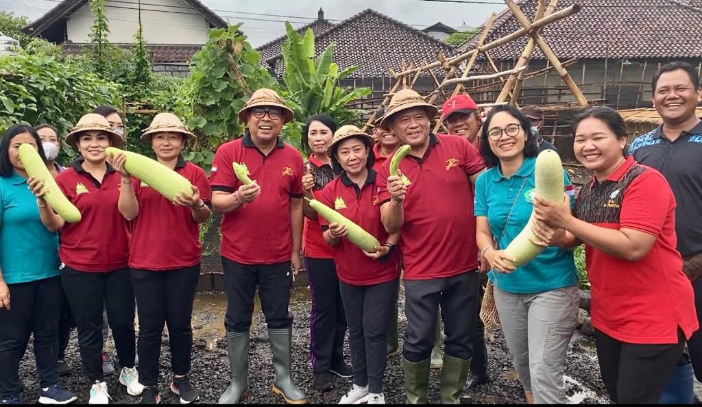 podiumnews.com-Antisipasi Inflasi, Bekas Pasar Loak Disulap Jadi Perkebunan Perkotaan