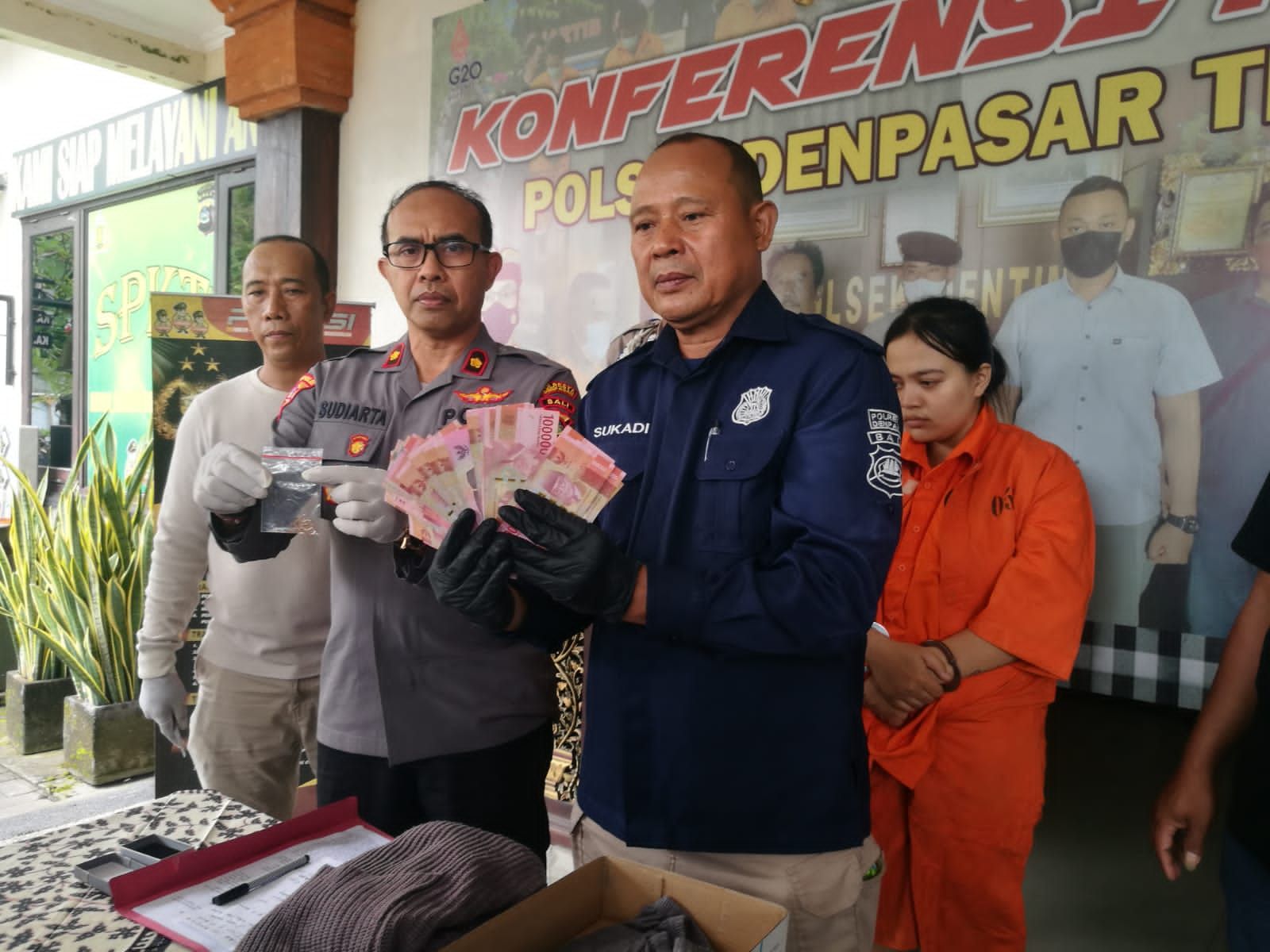 podiumnews.com-Alami Kesulitan Ekonomi, Seorang Perempuan di Denpasar Curi Perhiasan Teman 