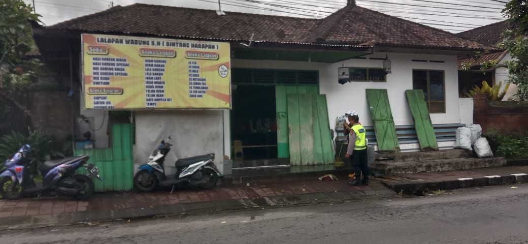 podiumnews.com-Selang Gas Bocor, Warung Nyaris Ludes Terbakar