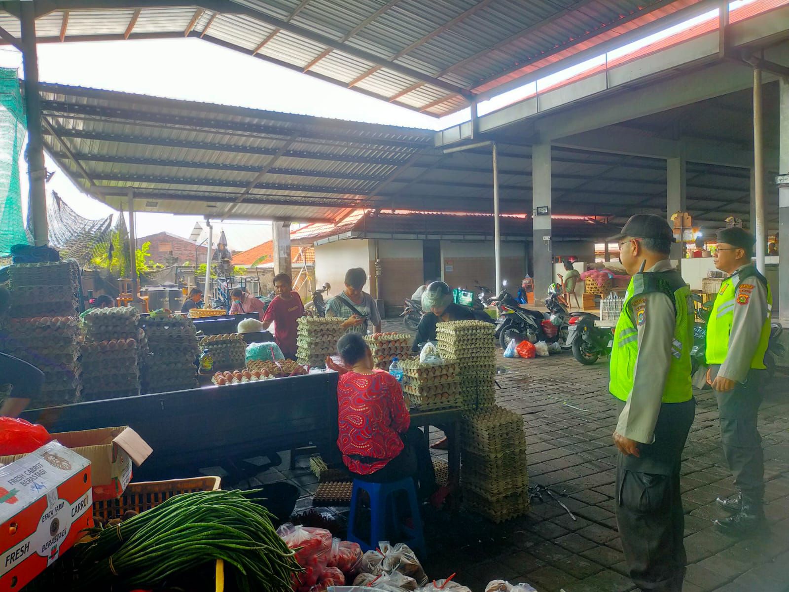 podiumnews.com-Isu Permainan Harga Sembako, Polisi Pantau Pasar Cokro