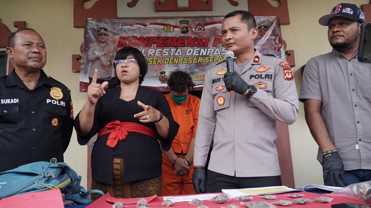 podiumnews.com-Pria Belarusia Kedapatan Bawa 17 Paket Ganja Kering