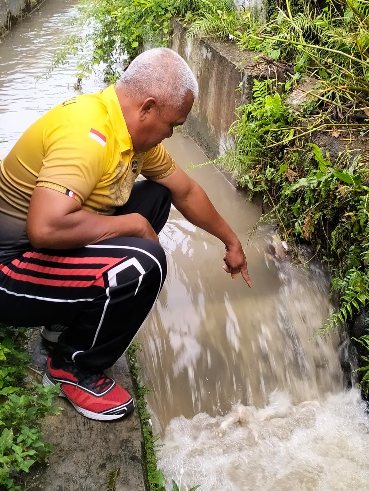 podiumnews.com-Pensiunan PNS Dikejutkan Penemuan Jasad Bayi Perempuan