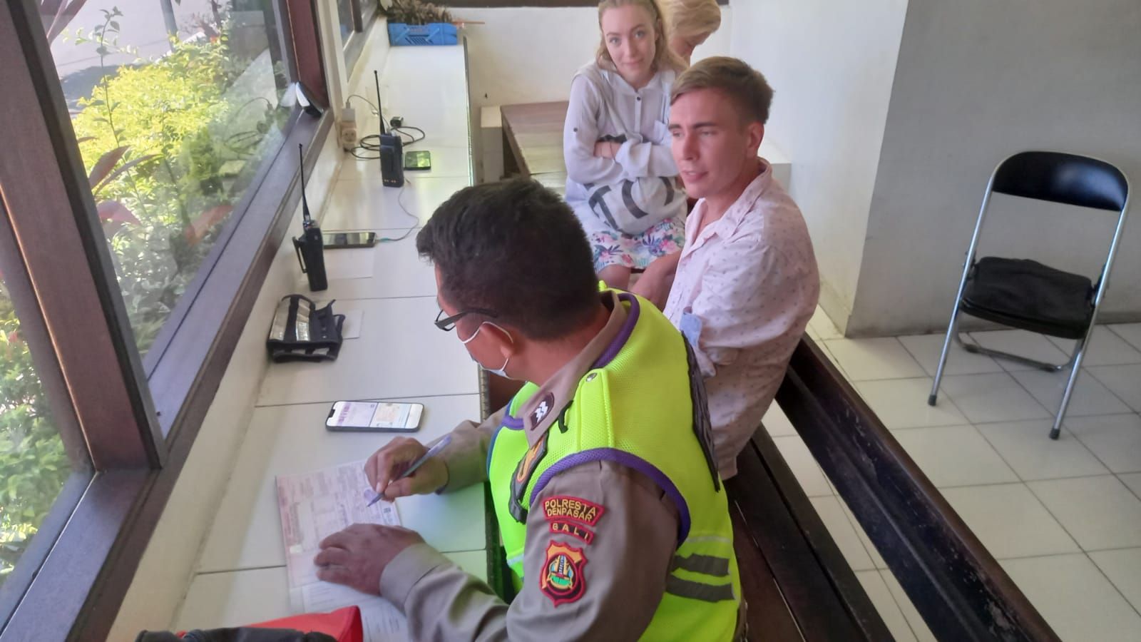 podiumnews.com-Enam Belas Turis Asing Terjaring Razia Pelanggaran Lalin