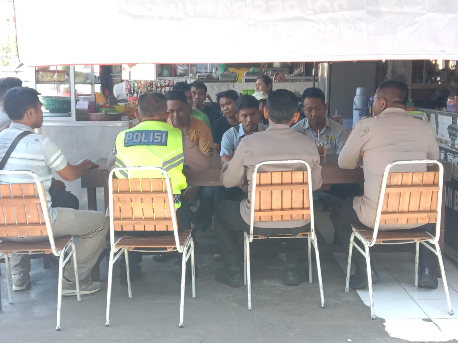 podiumnews.com-Pedagang Ulun Tanjung Mengeluh Sering  Kehilangan Tabung Gas