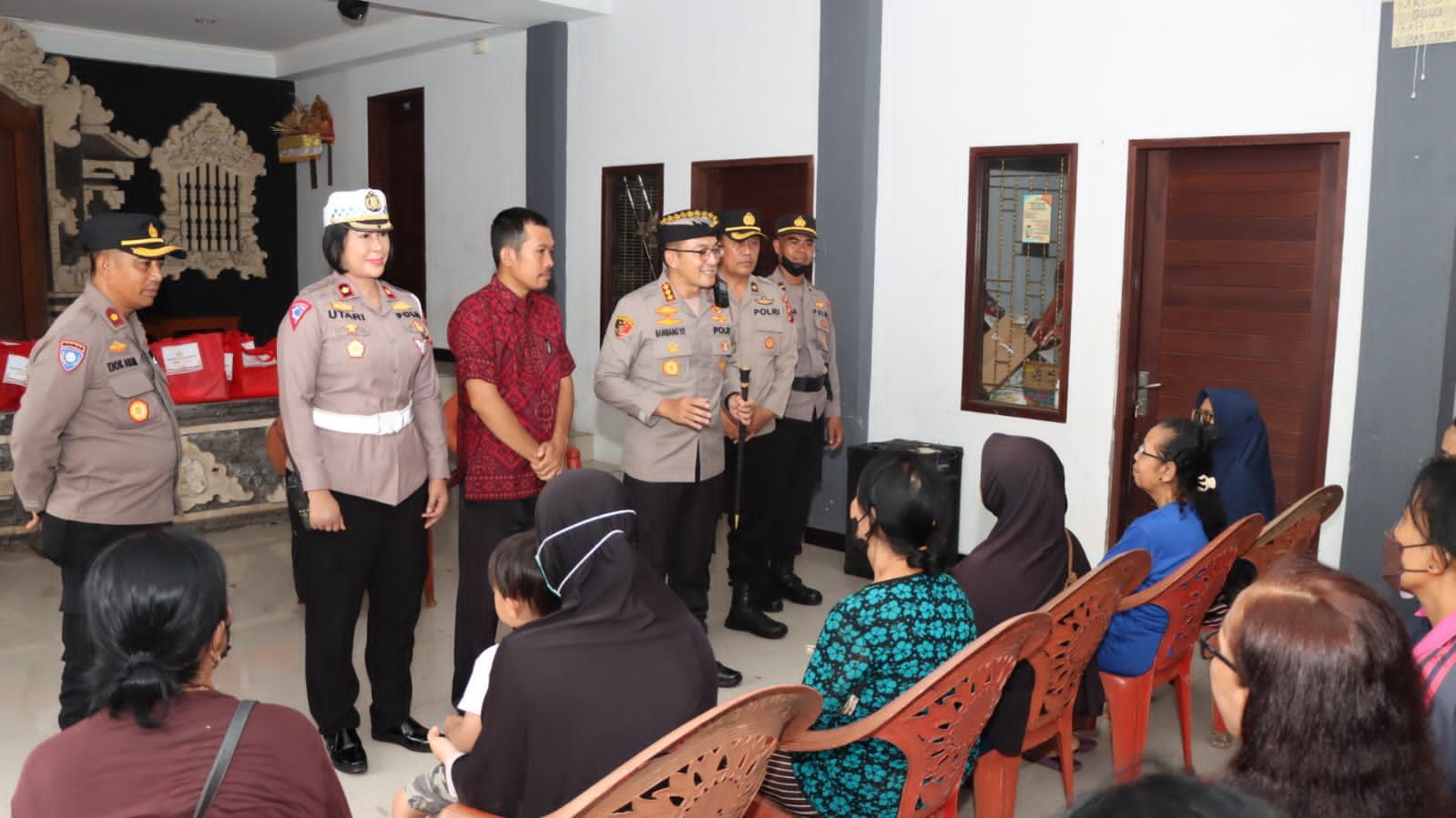 podiumnews.com-Polresta Denpasar Salurkan Sembako Ramadan