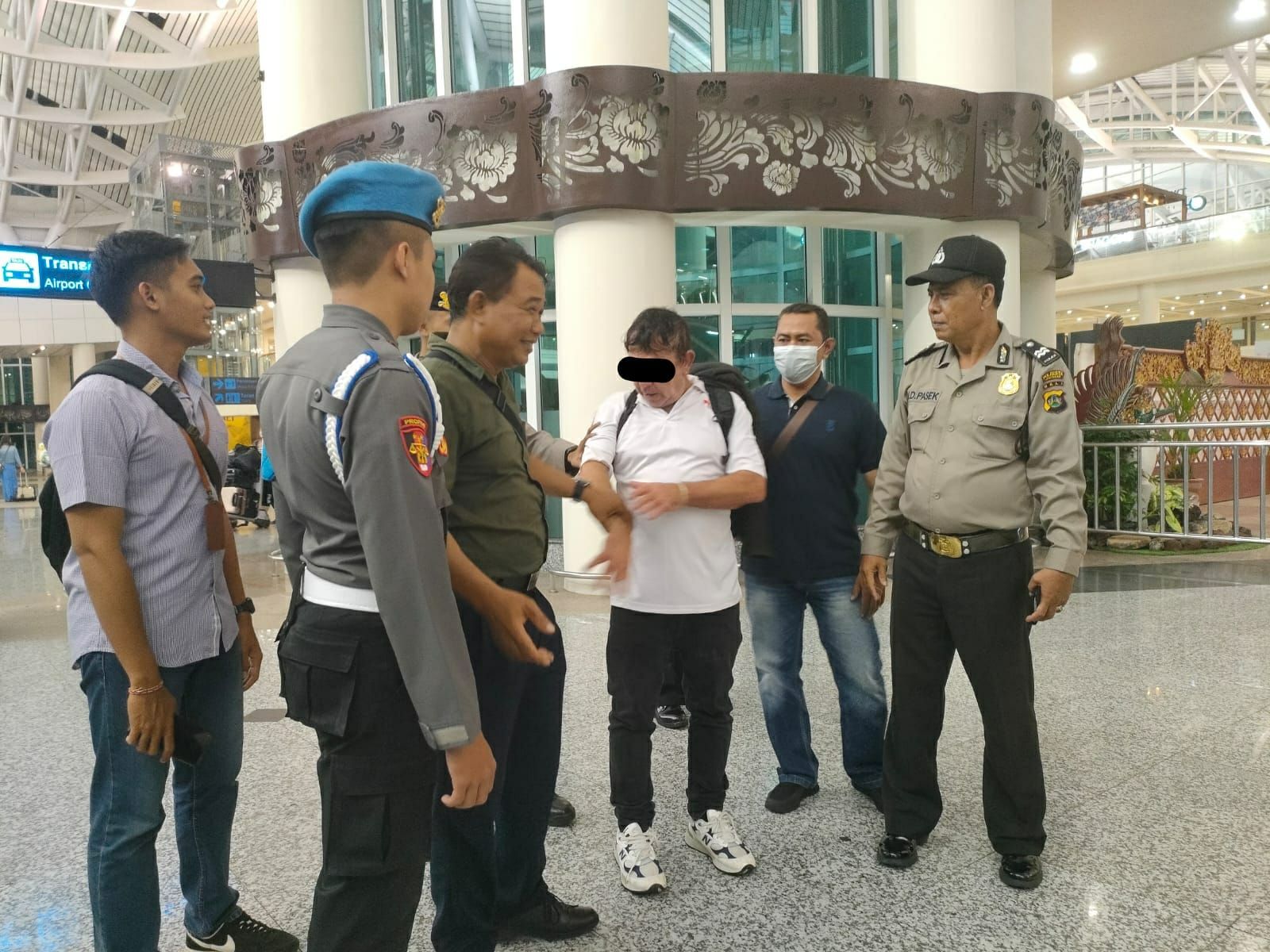 podiumnews.com-Bule Mabuk Ngamuk di Bandara Ngurah Rai 