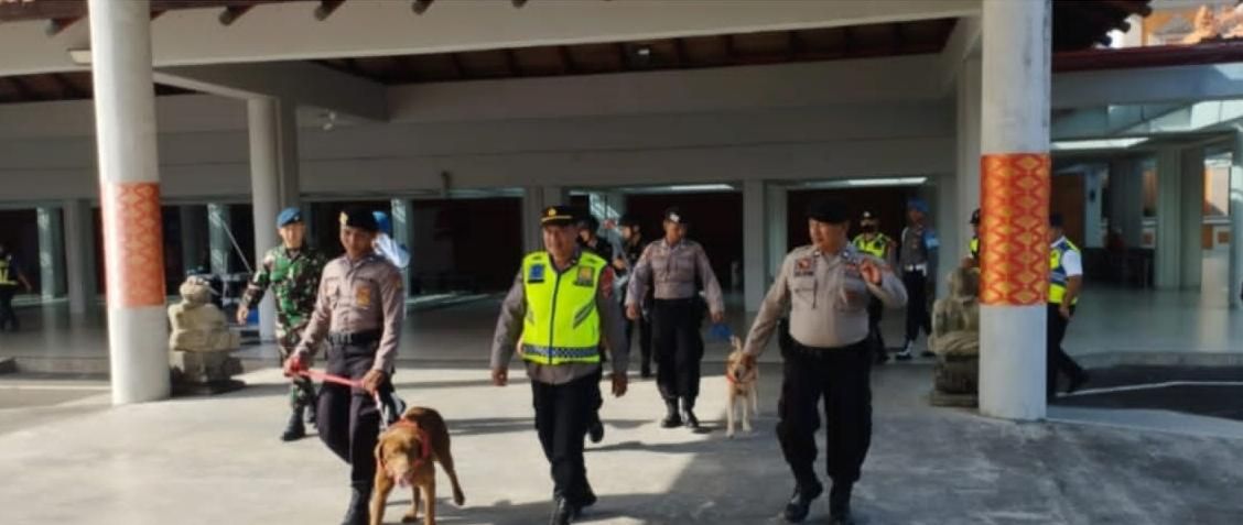 podiumnews.com-Kerahkan Anjing Pelacak Amankan Arus Balik Lebaran