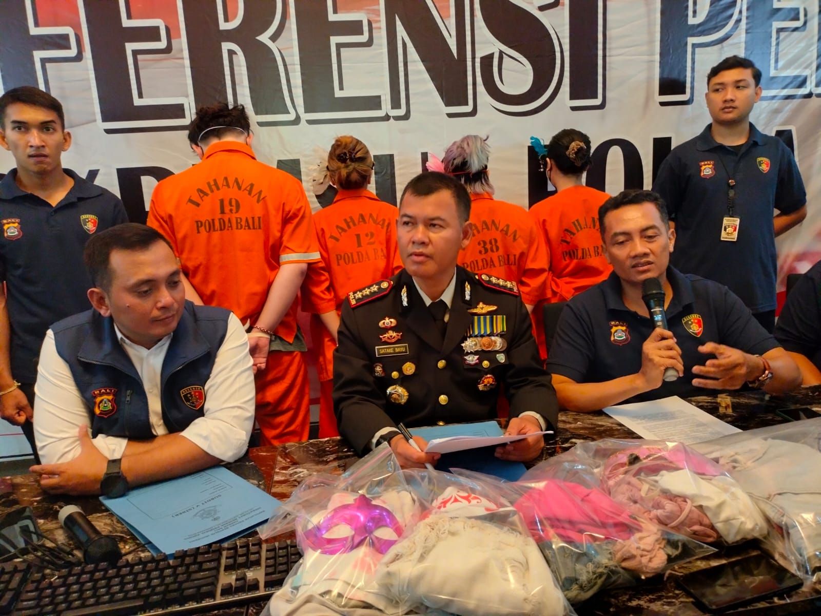 podiumnews.com-Polisi Ciduk Tiga Cewek Sindikat Judi Online 