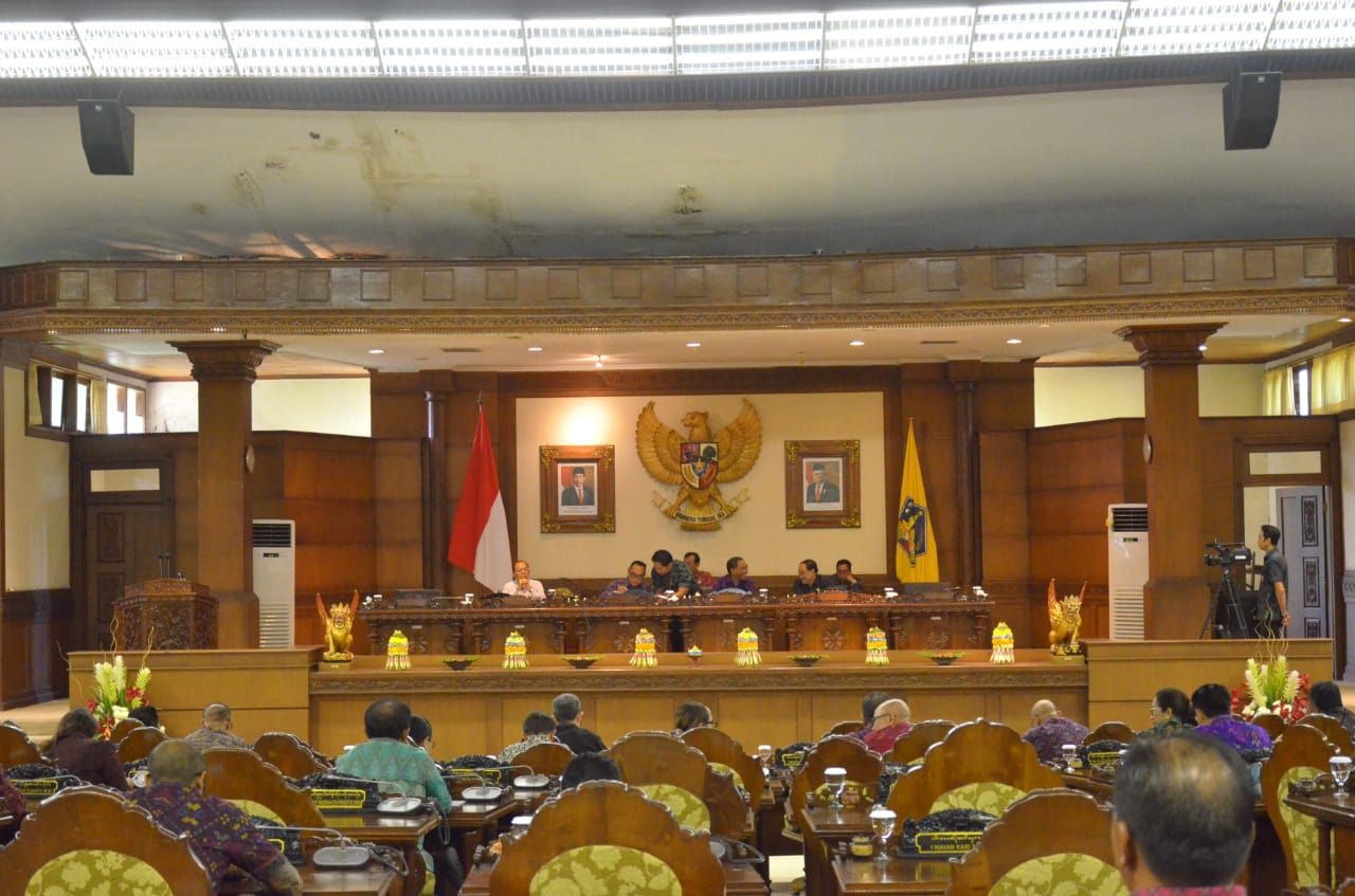 podiumnews.com-DPRD Bali Sampaikan Raperda Inisiati Soal Penanggulangan Bencana