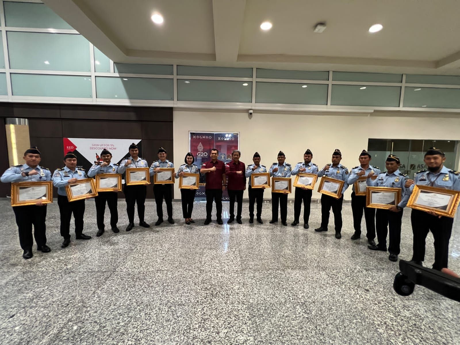 podiumnews.com-16 Petugas Imigrasi Bali Diganjar Penghargaan