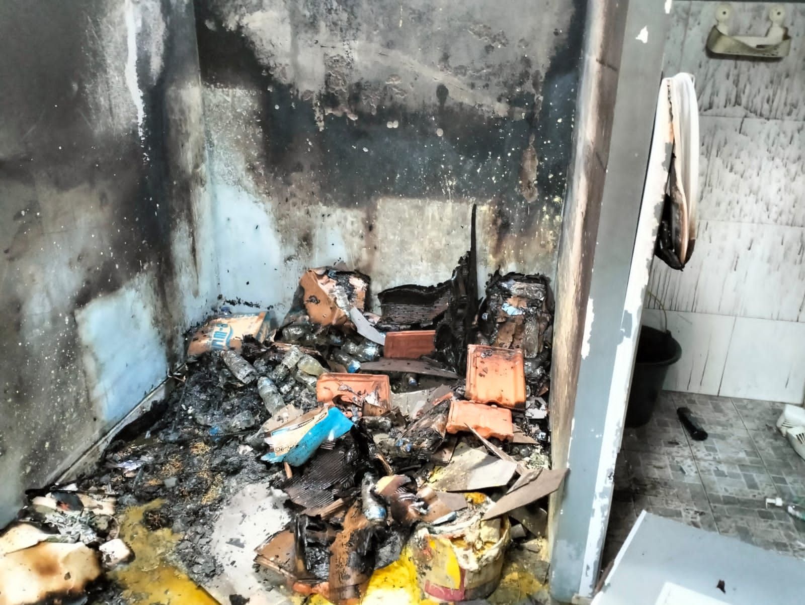 podiumnews.com-Toko Nadi Ayu Ludes Terbakar