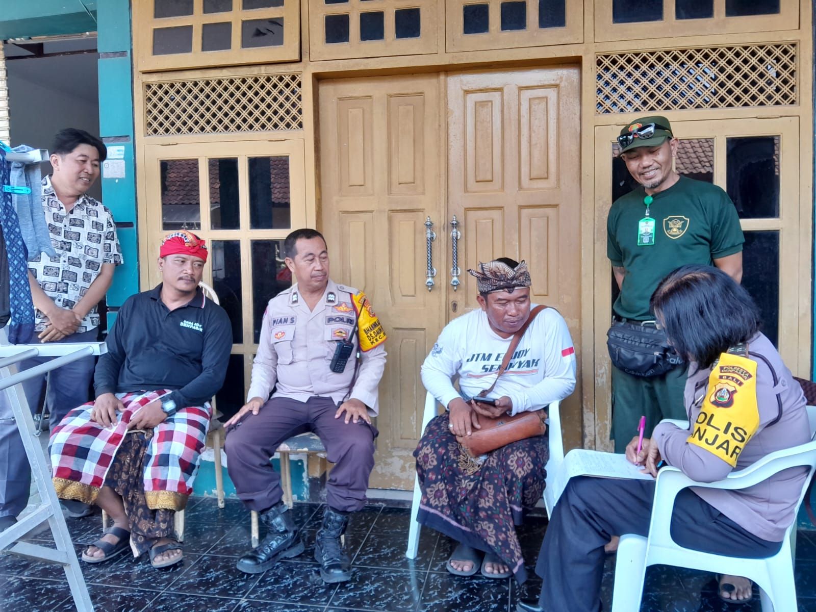 podiumnews.com-Polisi Mediasi Kasus Suara Anjing di Wangaya Klod 