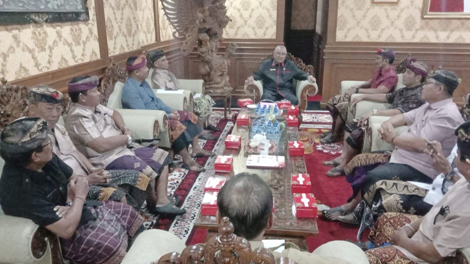 podiumnews.com-Putu Parwata Ingatkan MDA agar Fungsi Desa Adat Dioptimalkan