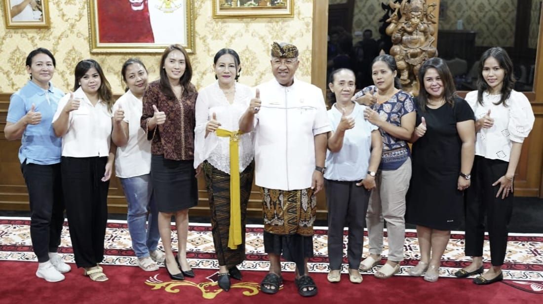 podiumnews.com-Ketua DPRD Putu Parwata Siap Fasilitasi Kegiatan Ibu-Ibu GKPB Untal-Untal