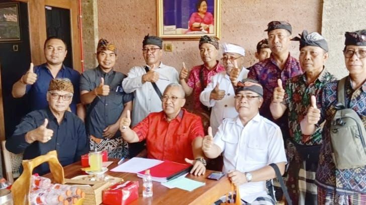 podiumnews.com-Ketua DPR Putu Parwata Terima Audensi Bendesa Adat dan Perbekel Desa Luwus Baturiti