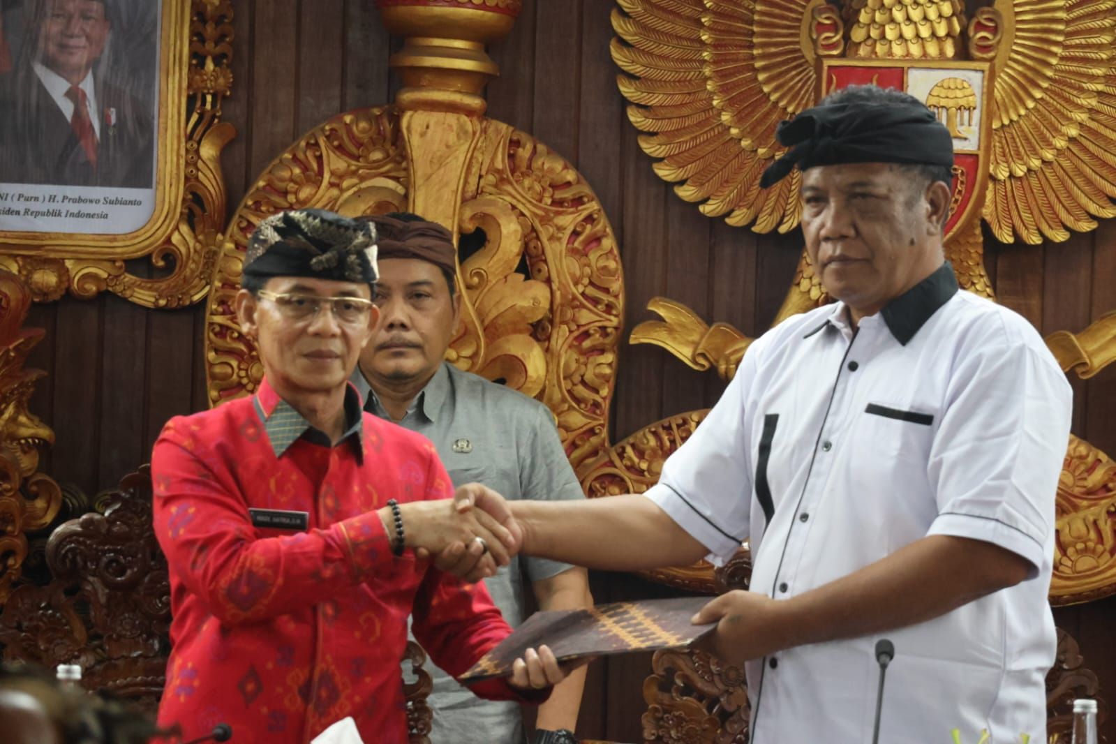 podiumnews.com-DPRD Klungkung Tetapkan Dua Perda Baru